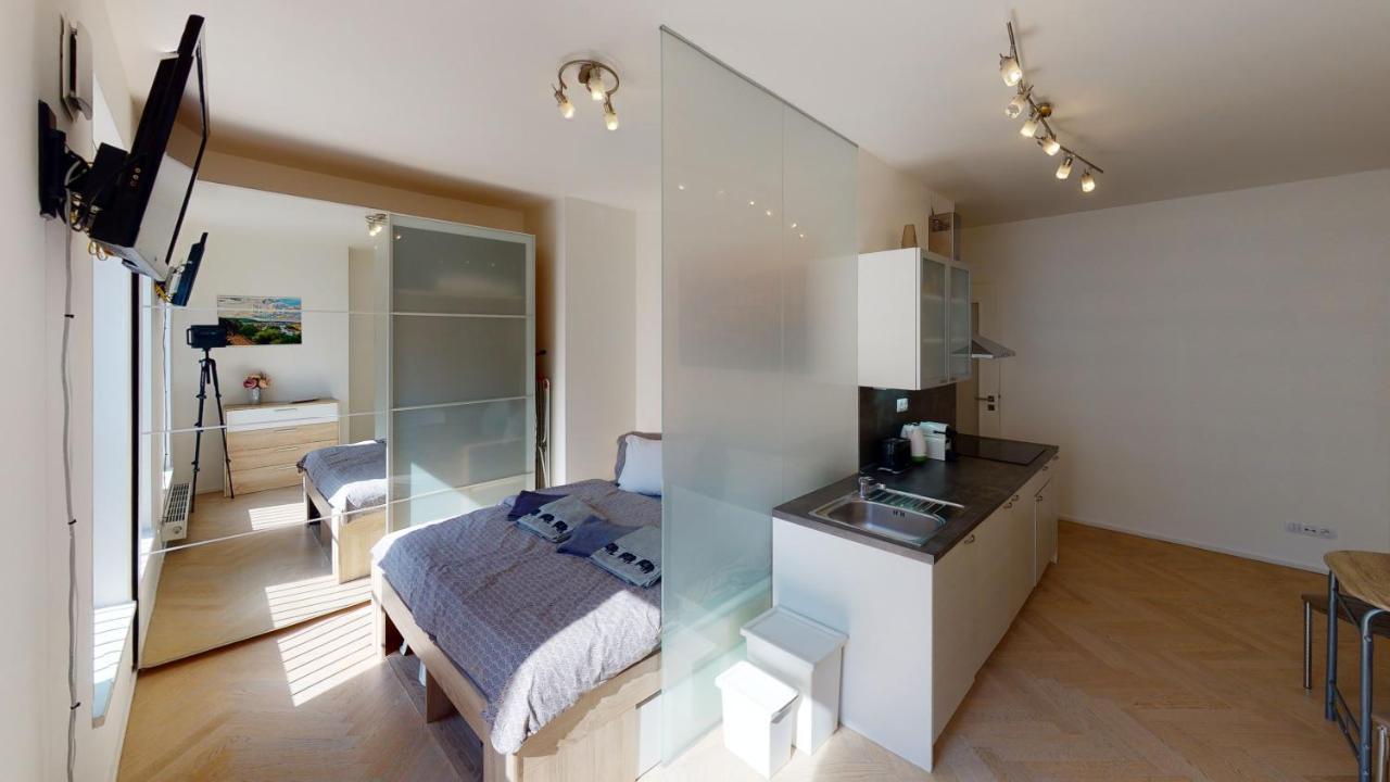 Onsite Free Garage Parking, 10Min Centre By Bus Apartment Praga Exterior foto