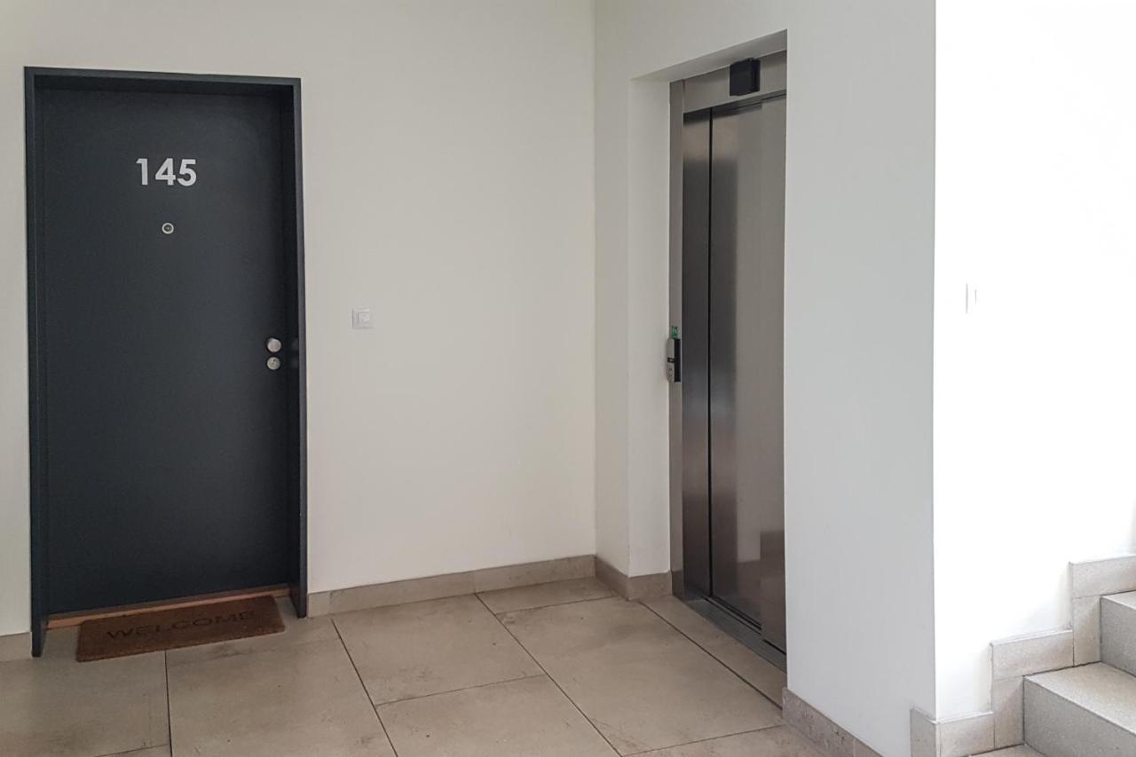 Onsite Free Garage Parking, 10Min Centre By Bus Apartment Praga Exterior foto