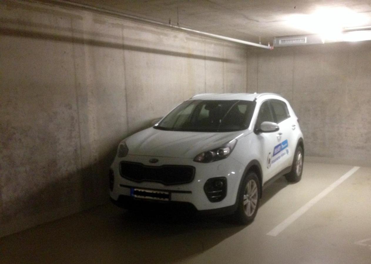 Onsite Free Garage Parking, 10Min Centre By Bus Apartment Praga Exterior foto