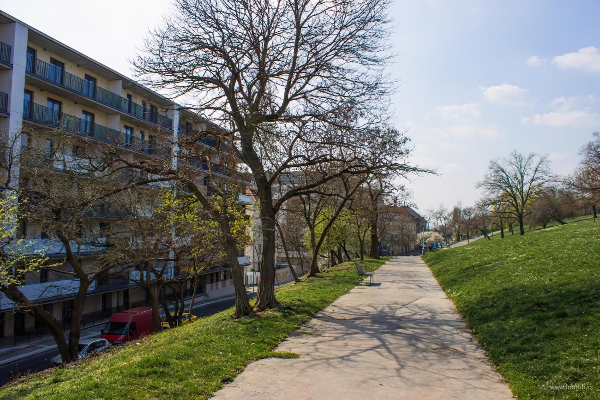 Onsite Free Garage Parking, 10Min Centre By Bus Apartment Praga Exterior foto
